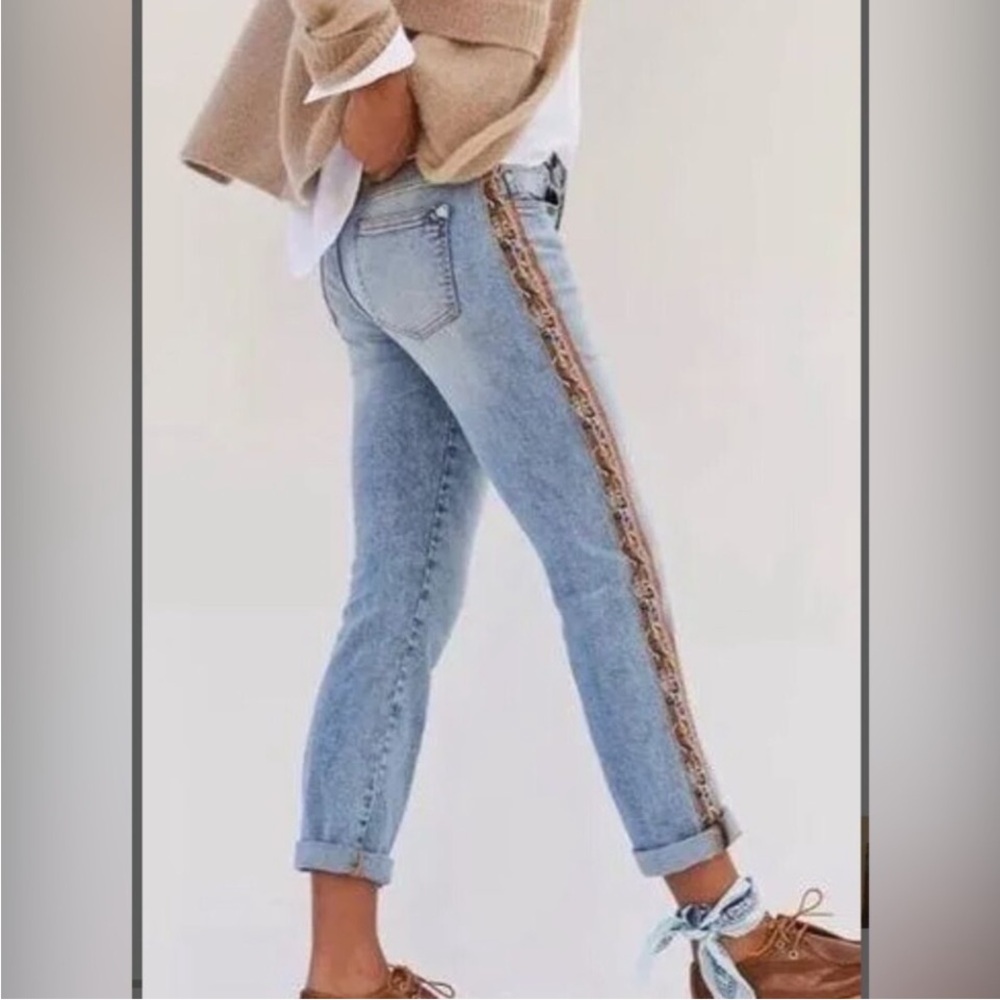 Anthropologie Pilcro Jeans 25 petite Side Camo Trim Slim Boyfriend